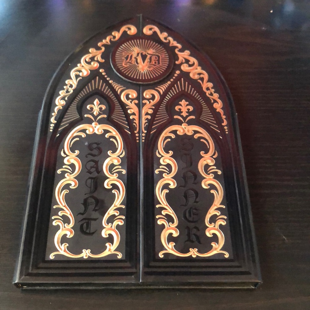 Limited Edition Kat Von D Saint & Sinner pallette